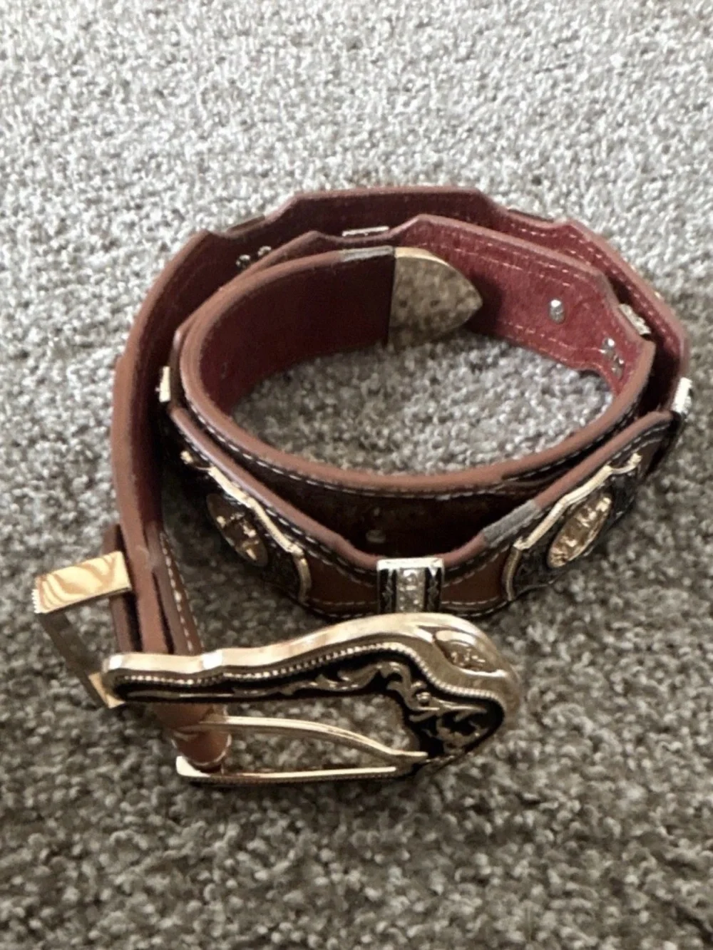 Unisex Western Style Brown Leather Belt with Ornate Gold Buckle